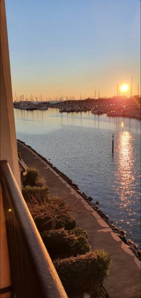bel appartement avec jolie vue sur l'eau